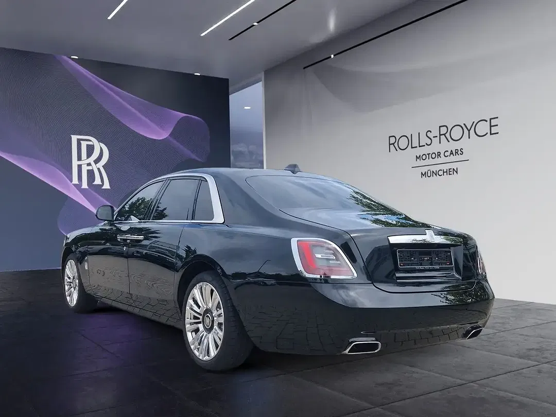 Rolls-Royce Ghost - foto 2