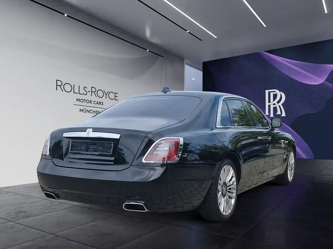 Rolls-Royce Ghost - Thumbnail 4