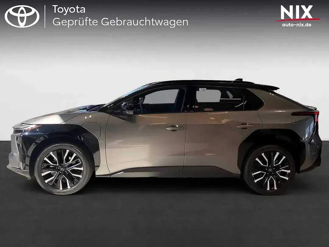 Toyota bZ4X Lounge - Thumbnail 3