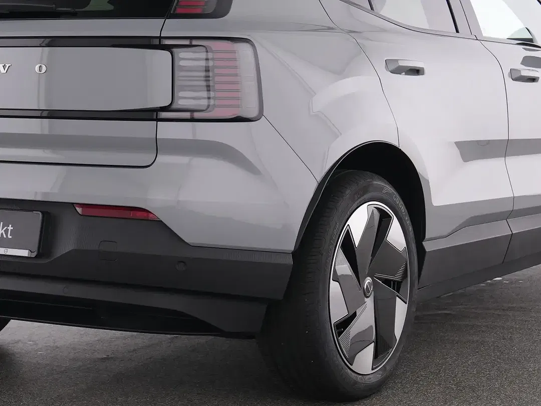 Volvo EX30 EV Plus - Thumbnail 10