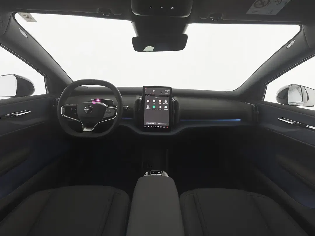 Volvo EX30 EV Plus - Thumbnail 4
