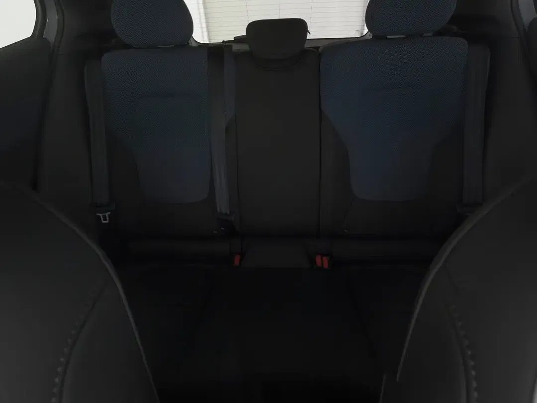 Volvo EX30 EV Plus - Thumbnail 6