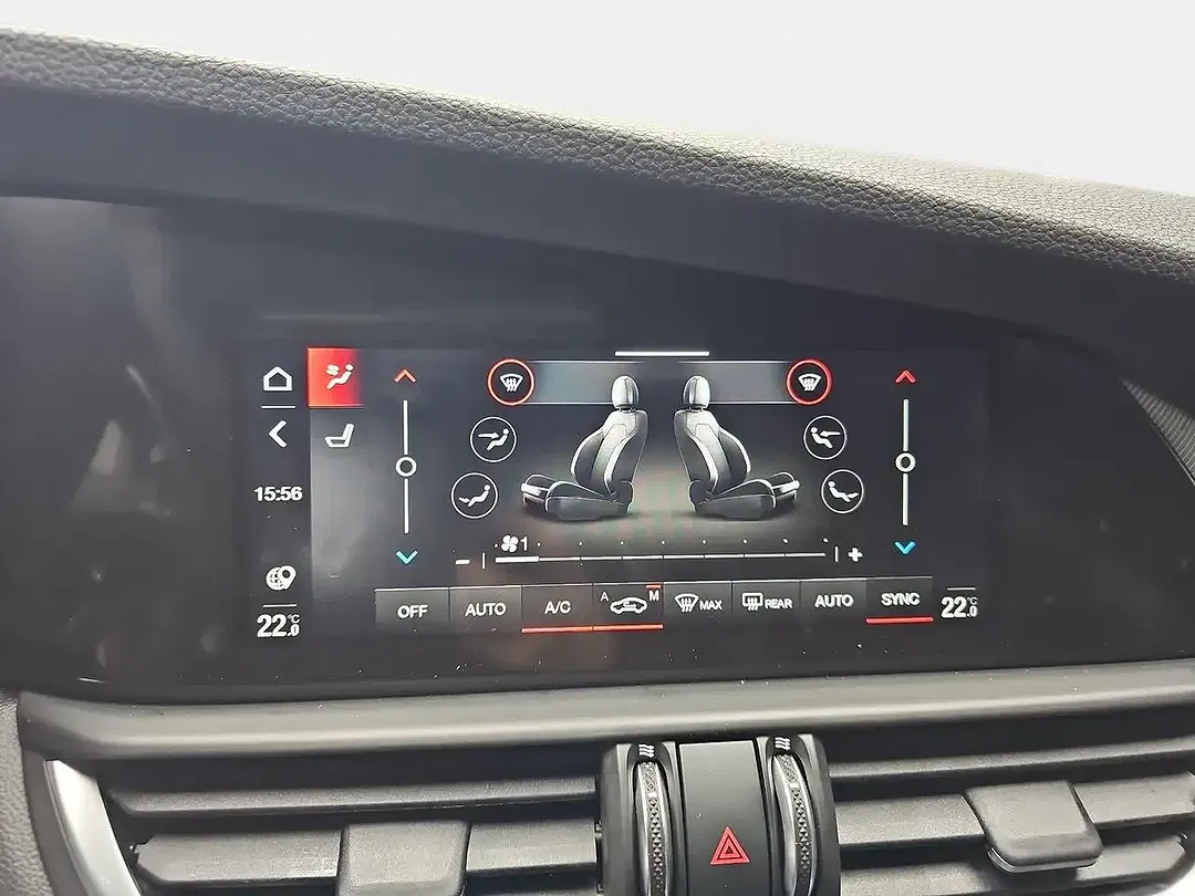 Alfa Romeo Giulia 2.2 16V Diesel Q4 Veloce - Thumbnail 11