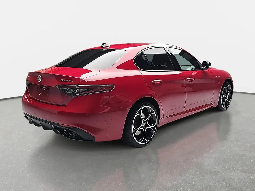 Alfa Romeo Giulia 2.2 16V Diesel Q4 Veloce - Thumbnail 3