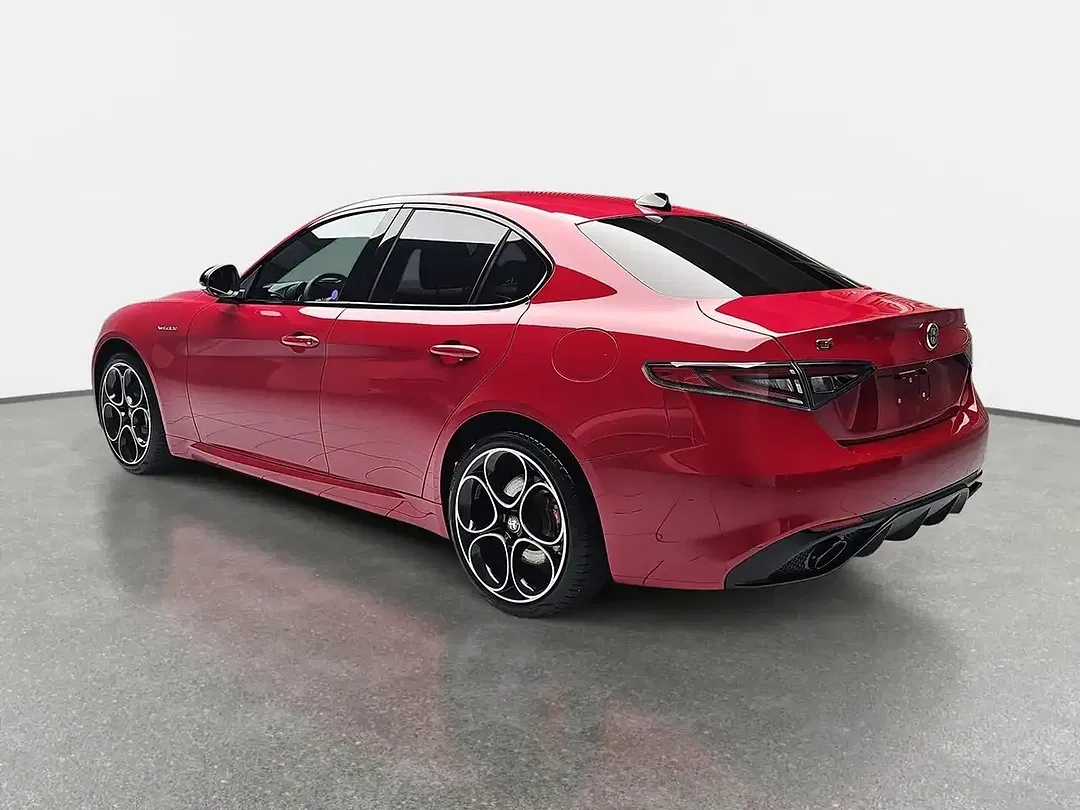 Alfa Romeo Giulia 2.2 16V Diesel Q4 Veloce - Thumbnail 4