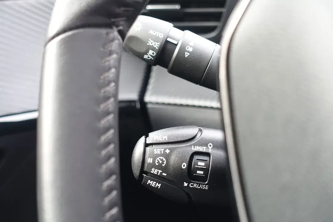 Peugeot 208 Allure - Thumbnail 11