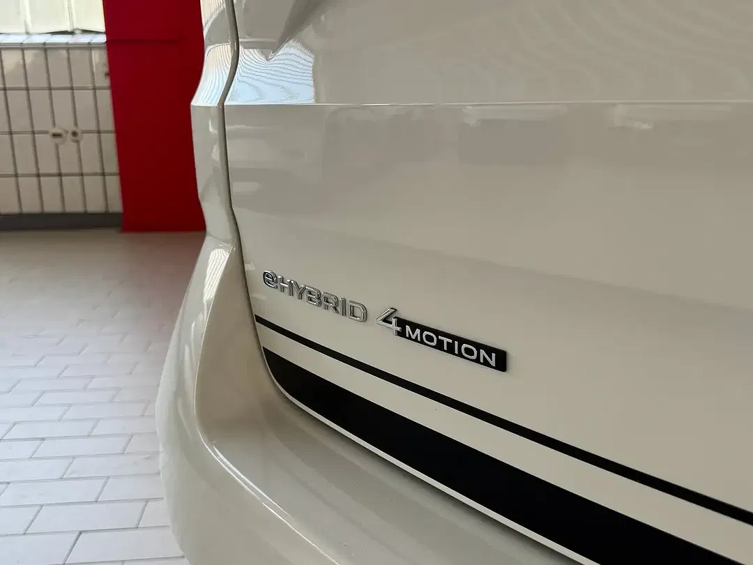 Volkswagen T7 Multivan eHybrid 4Motion Edition - Thumbnail 6