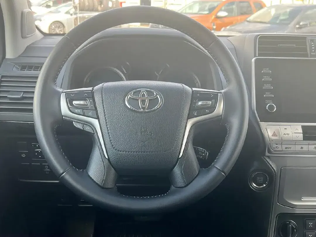 Toyota Land Cruiser 2.8 4x4 Comfort - Thumbnail 6