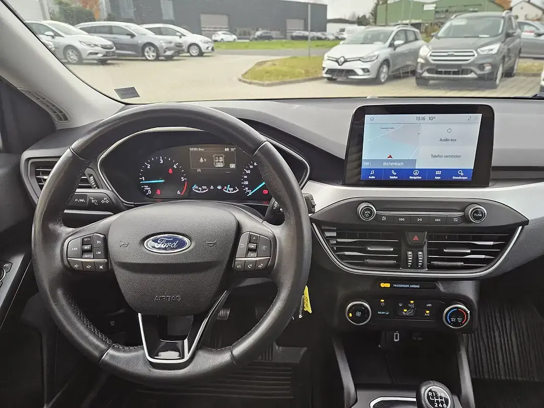 Ford Focus - Thumbnail 10
