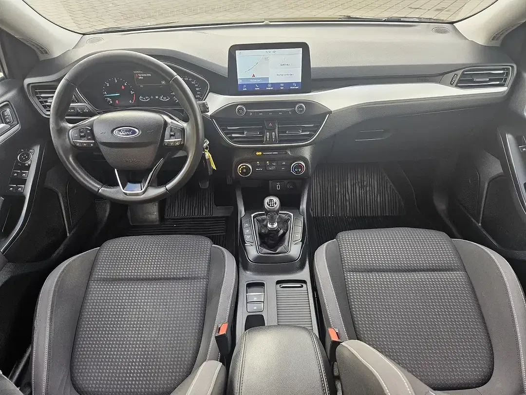 Ford Focus - Thumbnail 9