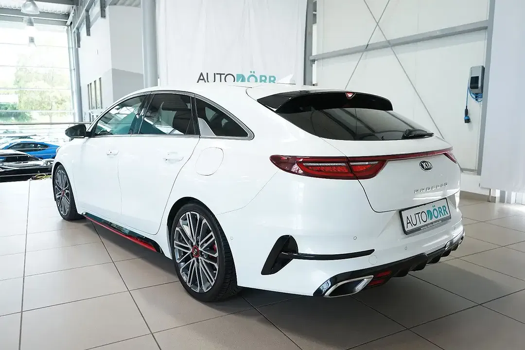 Kia ProCeed / pro_cee'd 1.6 T-GDI DCT GT - Thumbnail 3