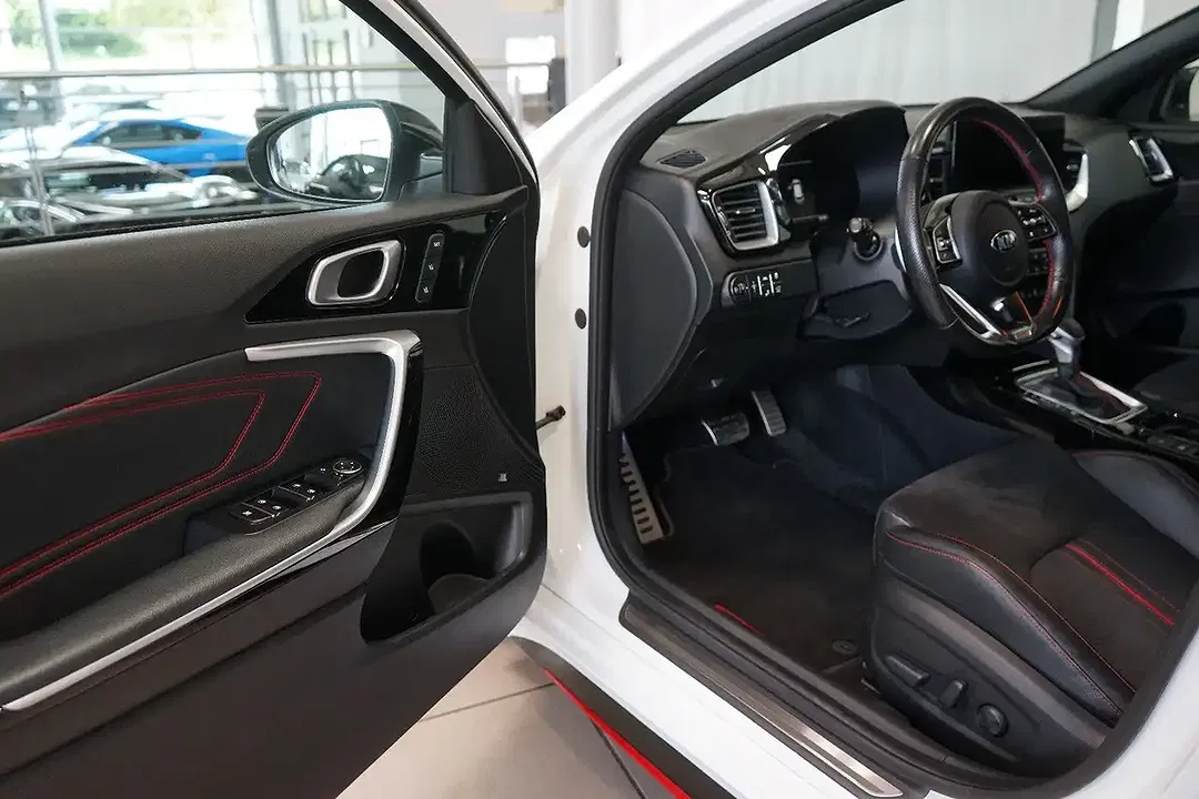 Kia ProCeed / pro_cee'd 1.6 T-GDI DCT GT - Thumbnail 9