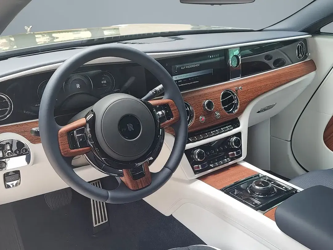 Rolls-Royce Spectre - Thumbnail 14