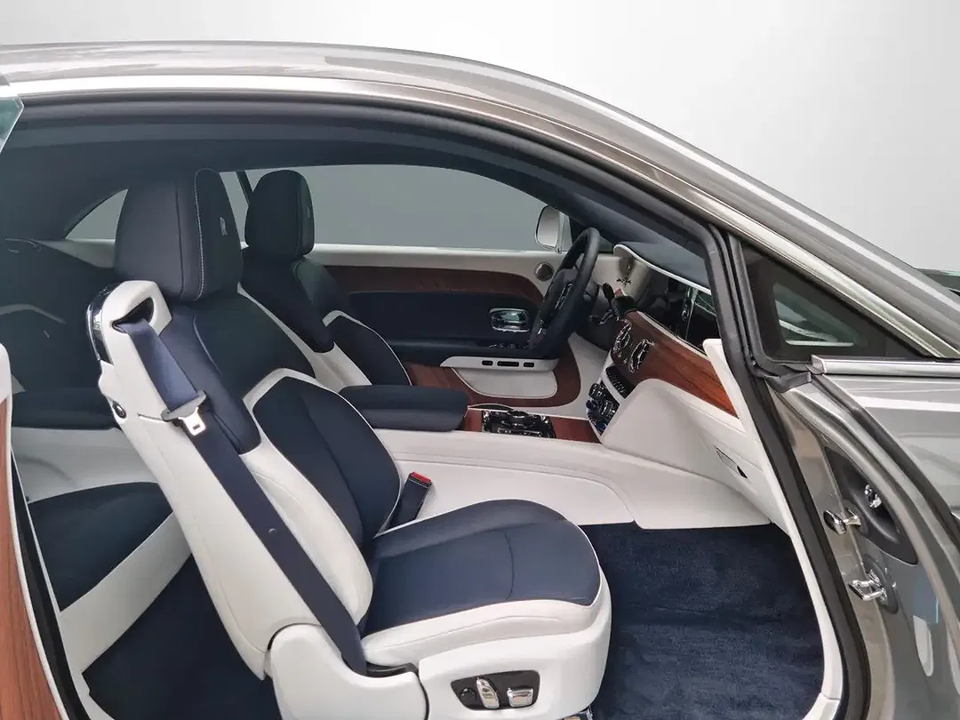 Rolls-Royce Spectre - Thumbnail 7