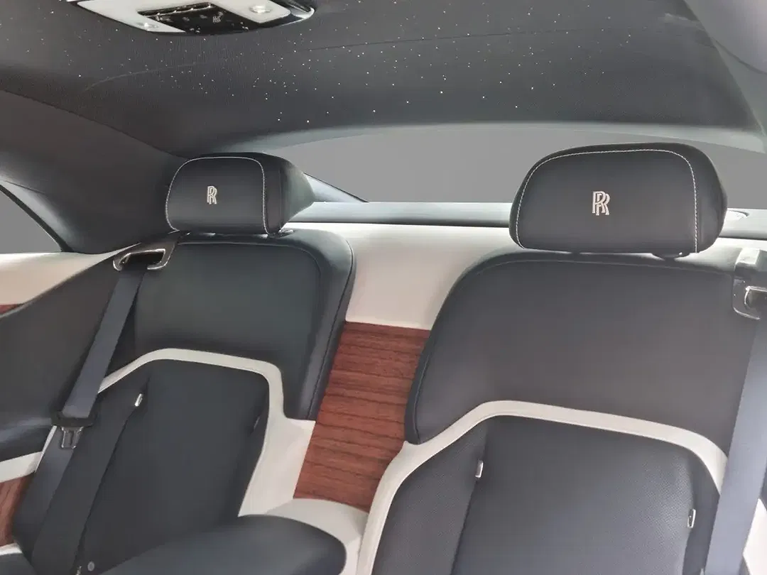 Rolls-Royce Spectre - Thumbnail 8