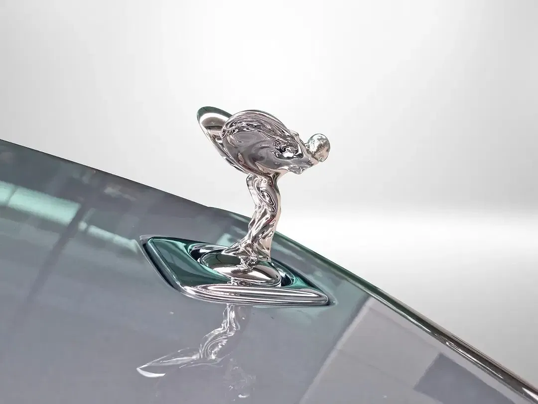 Rolls-Royce Spectre - Thumbnail 9