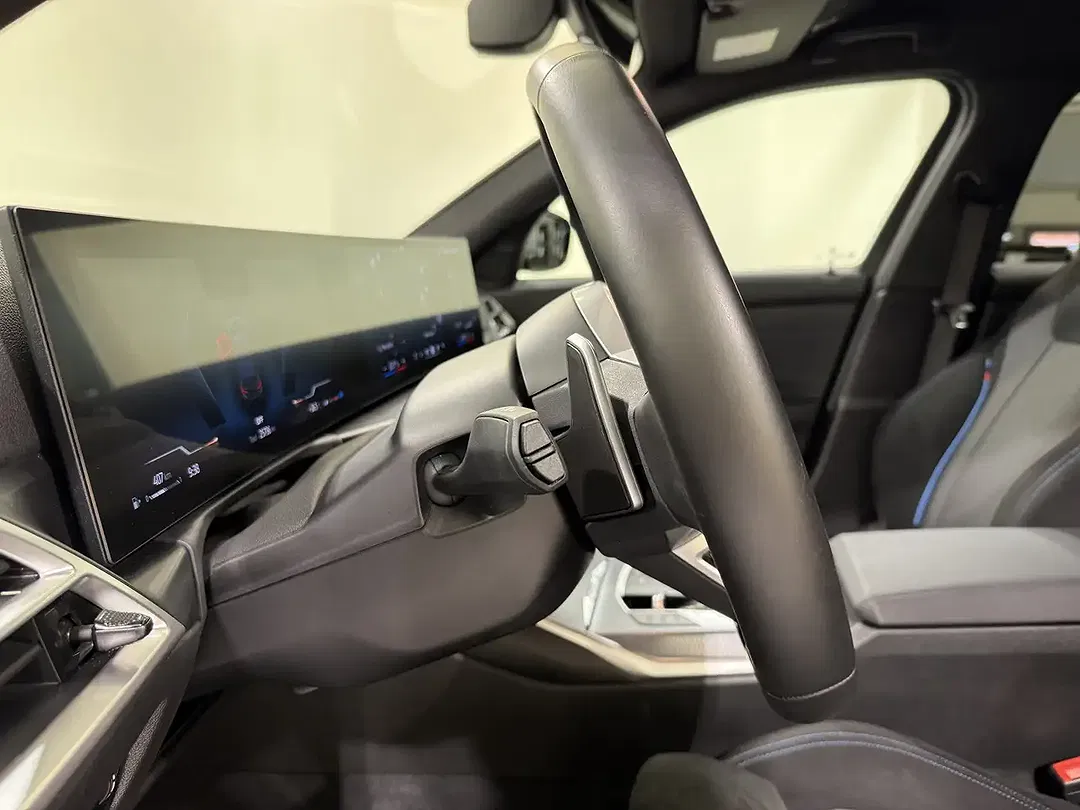 BMW 320 xDrive M - Thumbnail 14