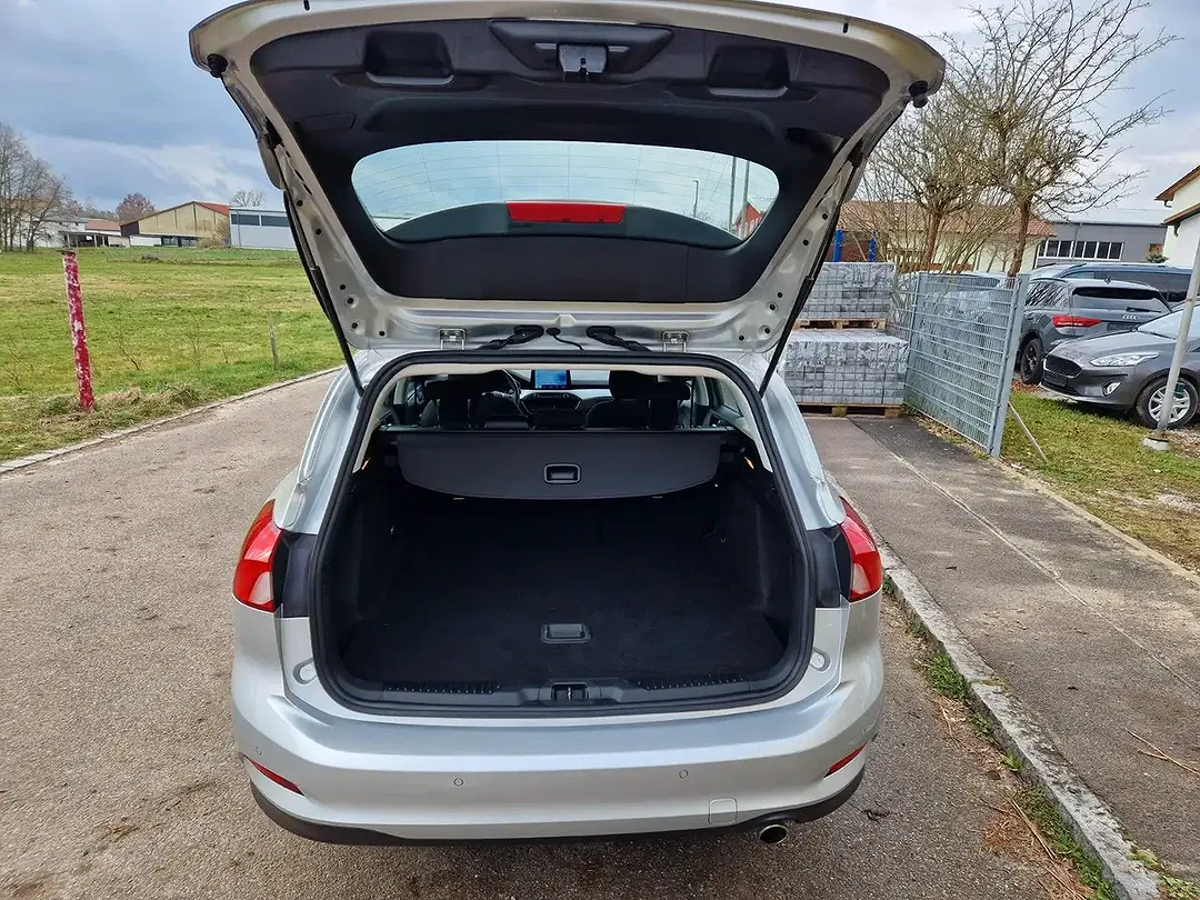 Ford Focus Cool & Connect - Thumbnail 10