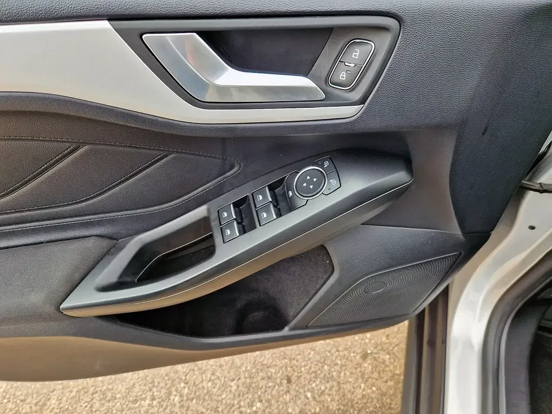 Ford Focus Cool & Connect - foto 24