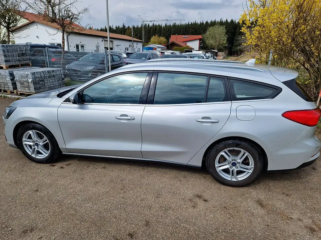 Ford Focus Cool & Connect - Thumbnail 9