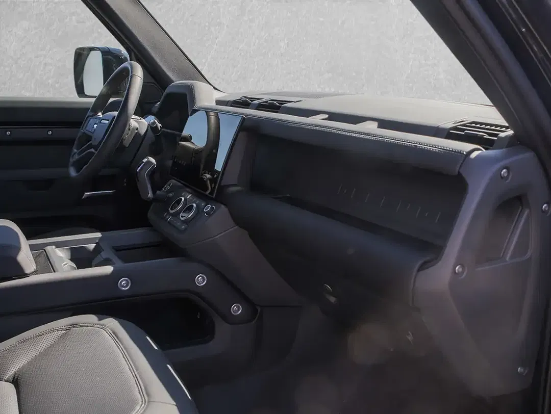 Land Rover Defender D250 110 X-Dynamic SE - Thumbnail 3