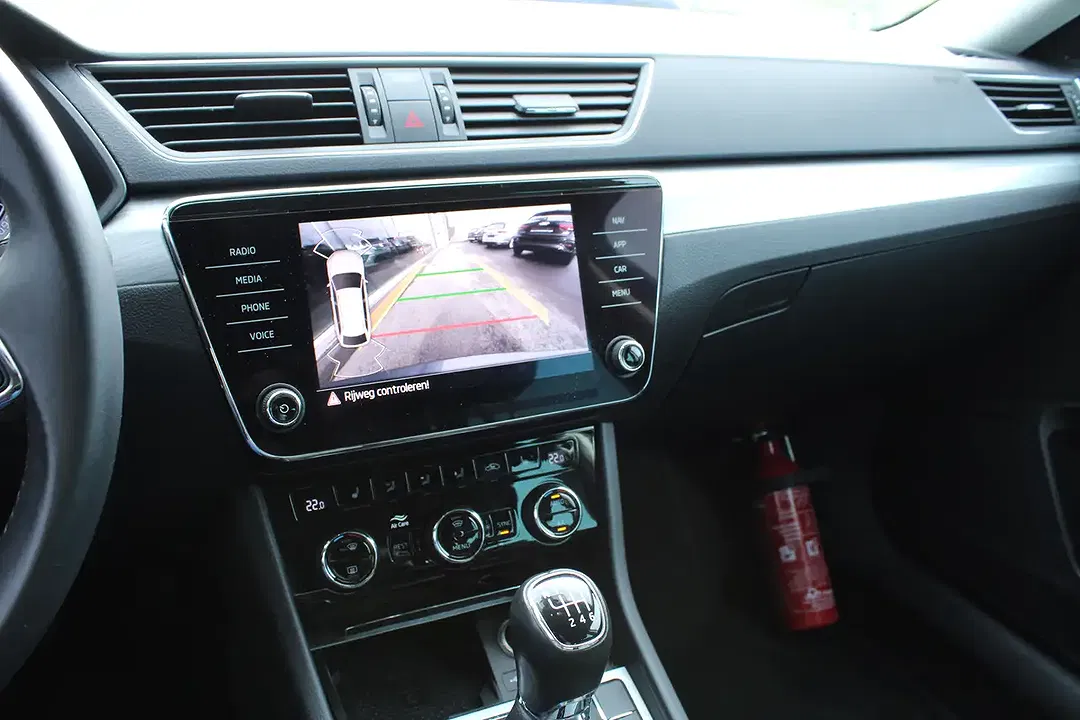 Skoda Superb 1.5 TSI Combi - Thumbnail 8