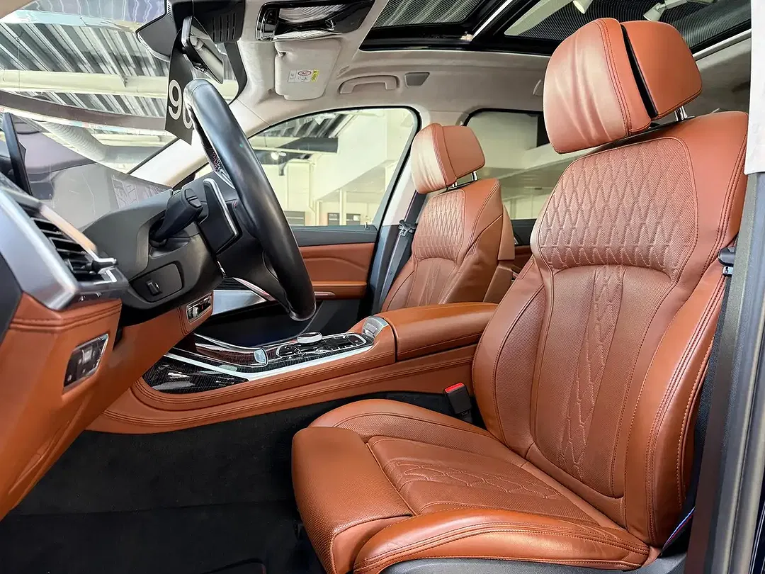 BMW X7 M - Thumbnail 7