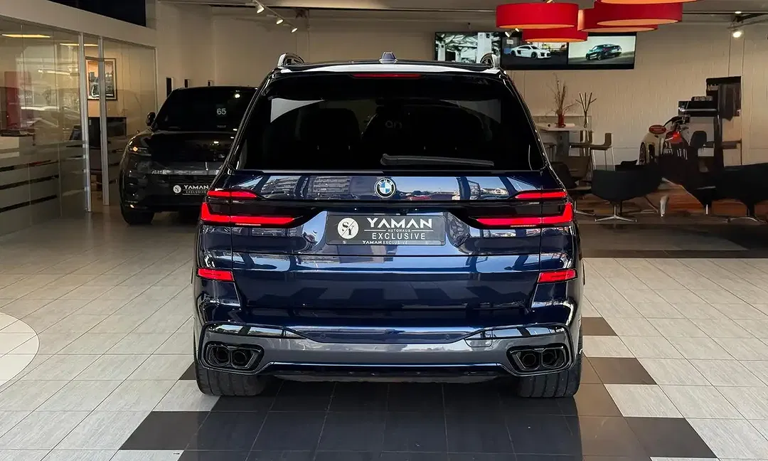 BMW X7 M - Thumbnail 5