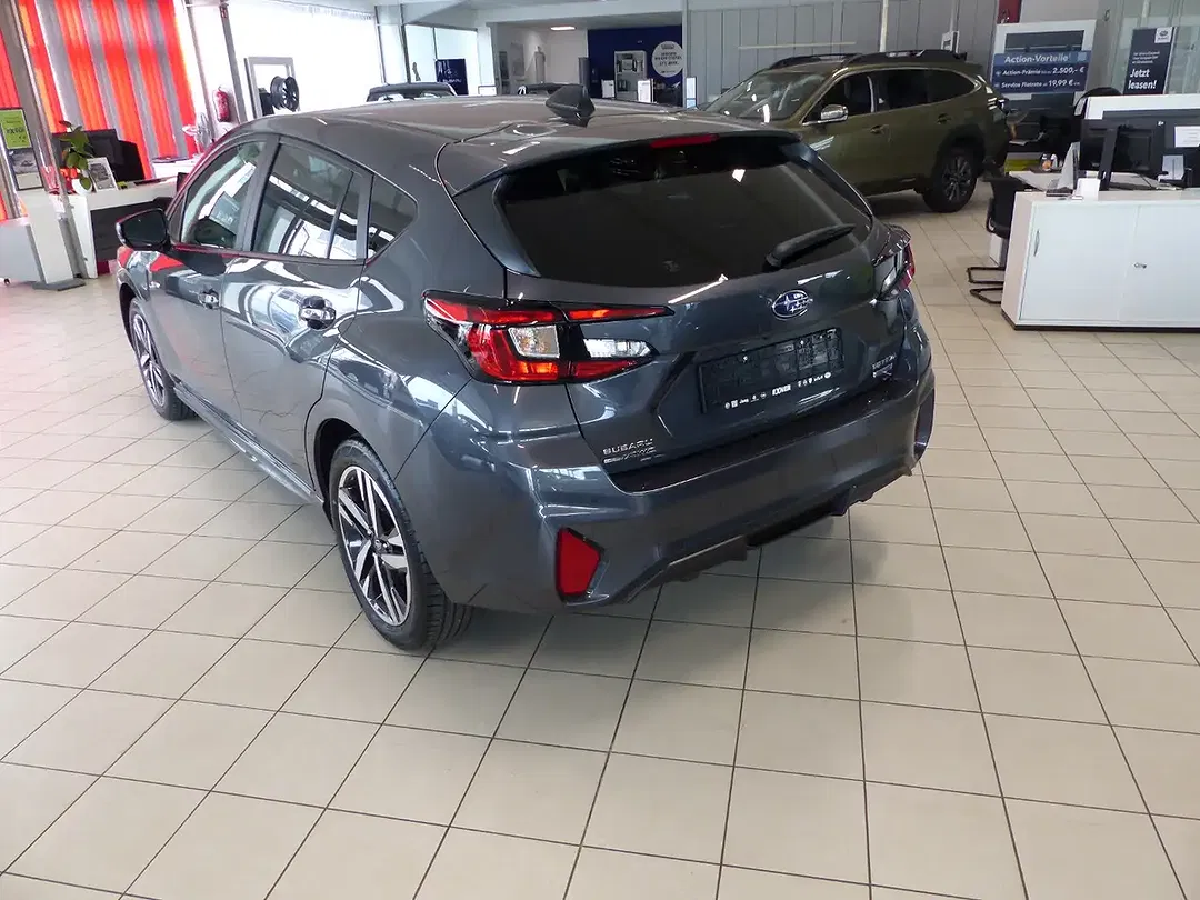 Subaru Impreza 2.0 AUT AWD - Thumbnail 6