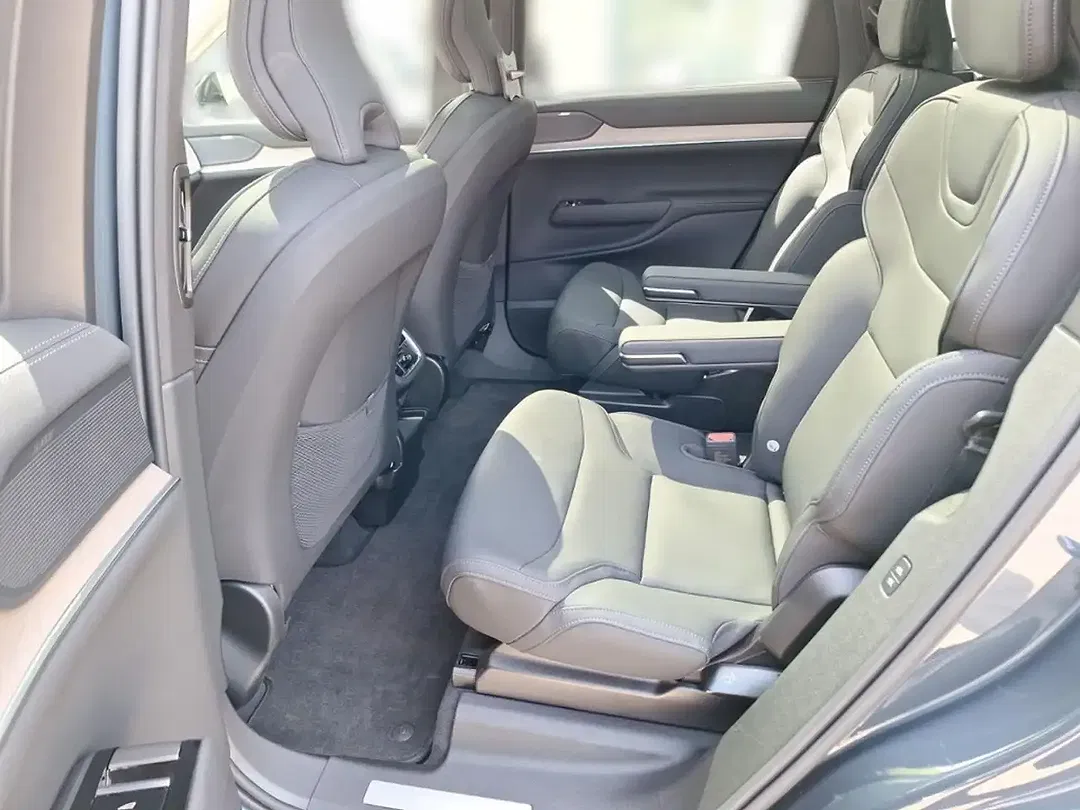Volvo EX90 Performance Ultra - Thumbnail 11
