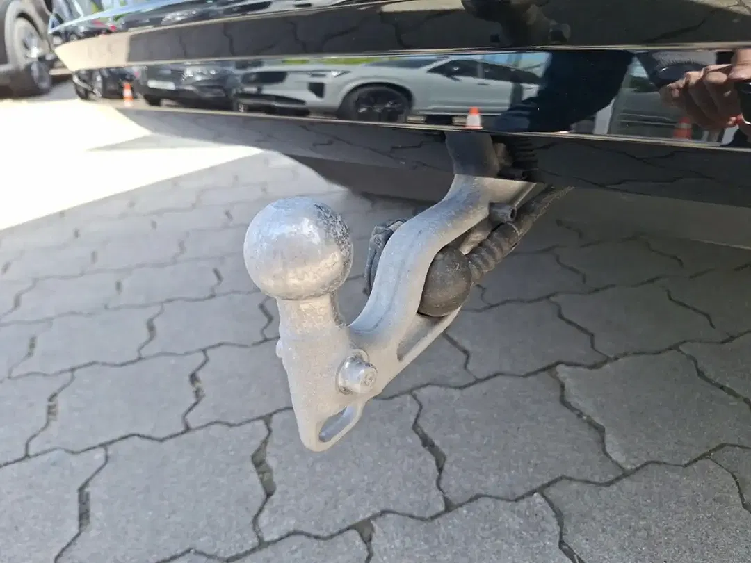Volvo EX90 Performance Ultra - Thumbnail 13