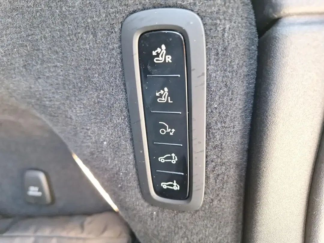 Volvo EX90 Performance Ultra - Thumbnail 14