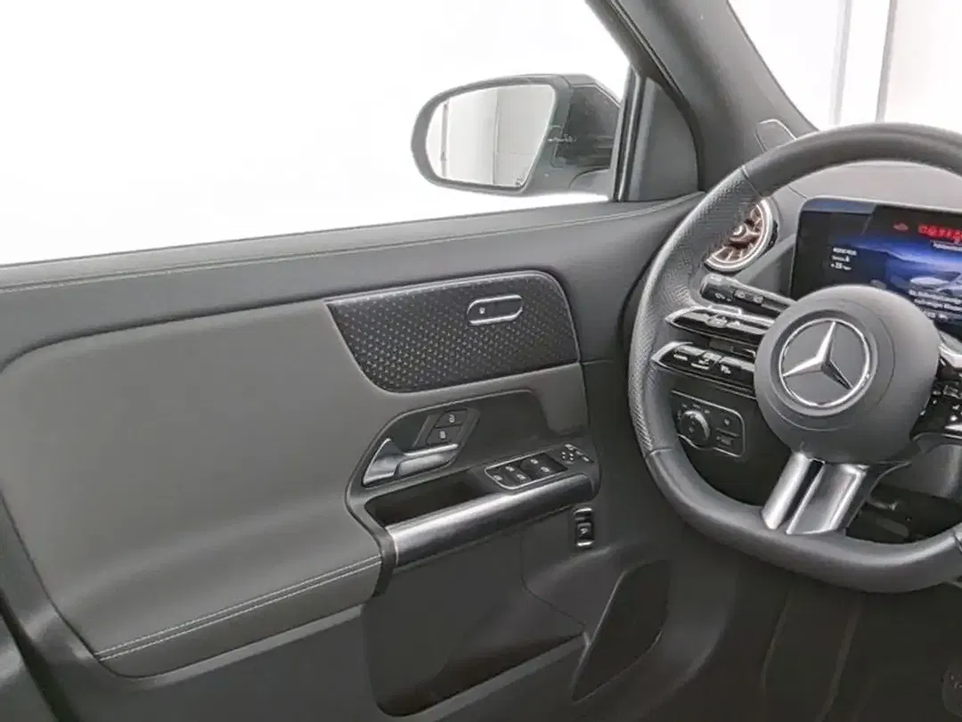 Mercedes-Benz EQA 250 EQ - Thumbnail 9