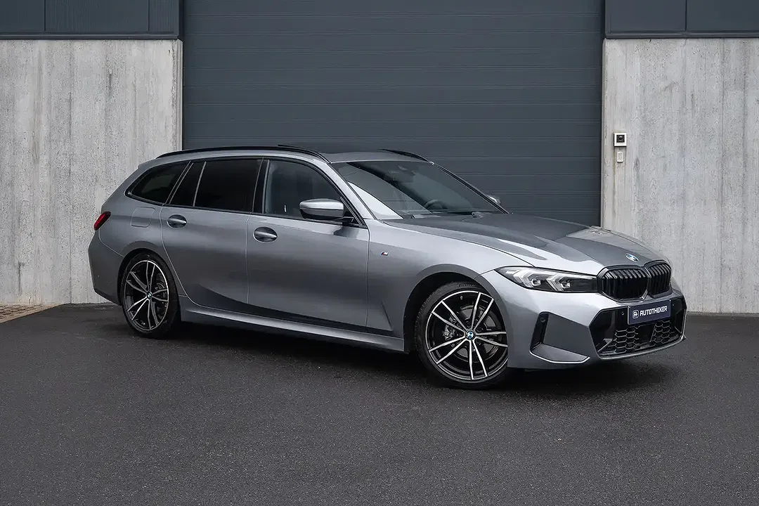BMW 318 Touring M Sport - Thumbnail 1