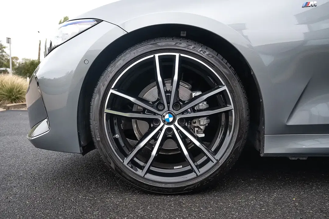 BMW 318 Touring M Sport - Thumbnail 9