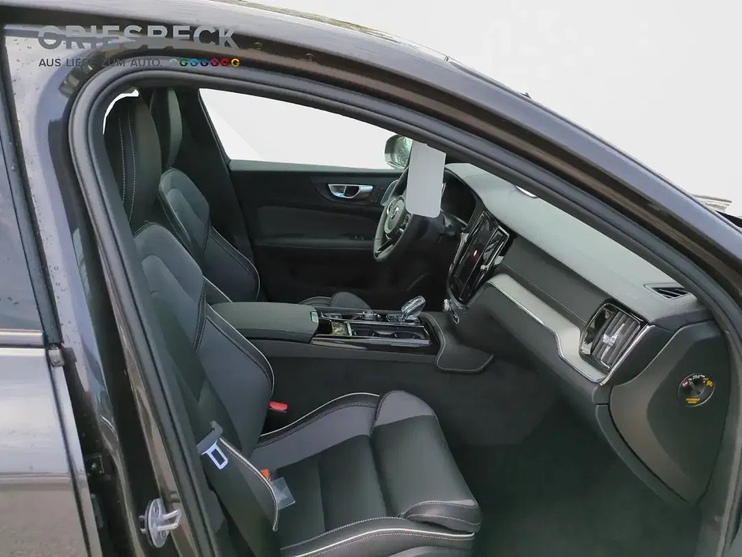 Volvo S60 T8 Ultimate Dark - Thumbnail 14