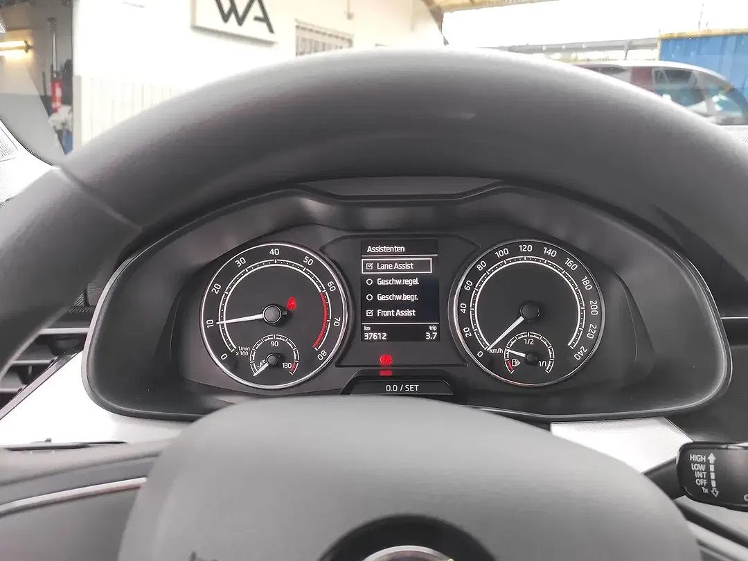 Skoda Kamiq Ambition - Thumbnail 14