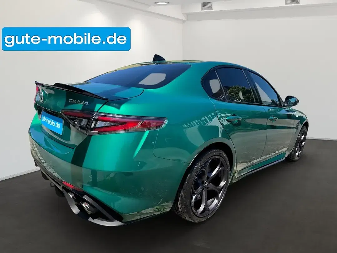 Alfa Romeo Giulia Quadrifoglio - Thumbnail 10