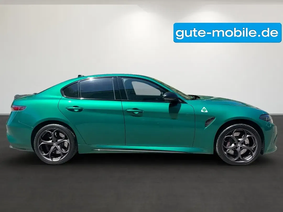 Alfa Romeo Giulia Quadrifoglio - Thumbnail 14