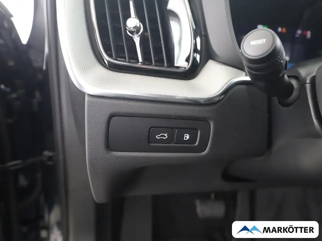 Volvo XC60 T8 PHEV Hybrid AWD Ultra Black Edition - Thumbnail 12