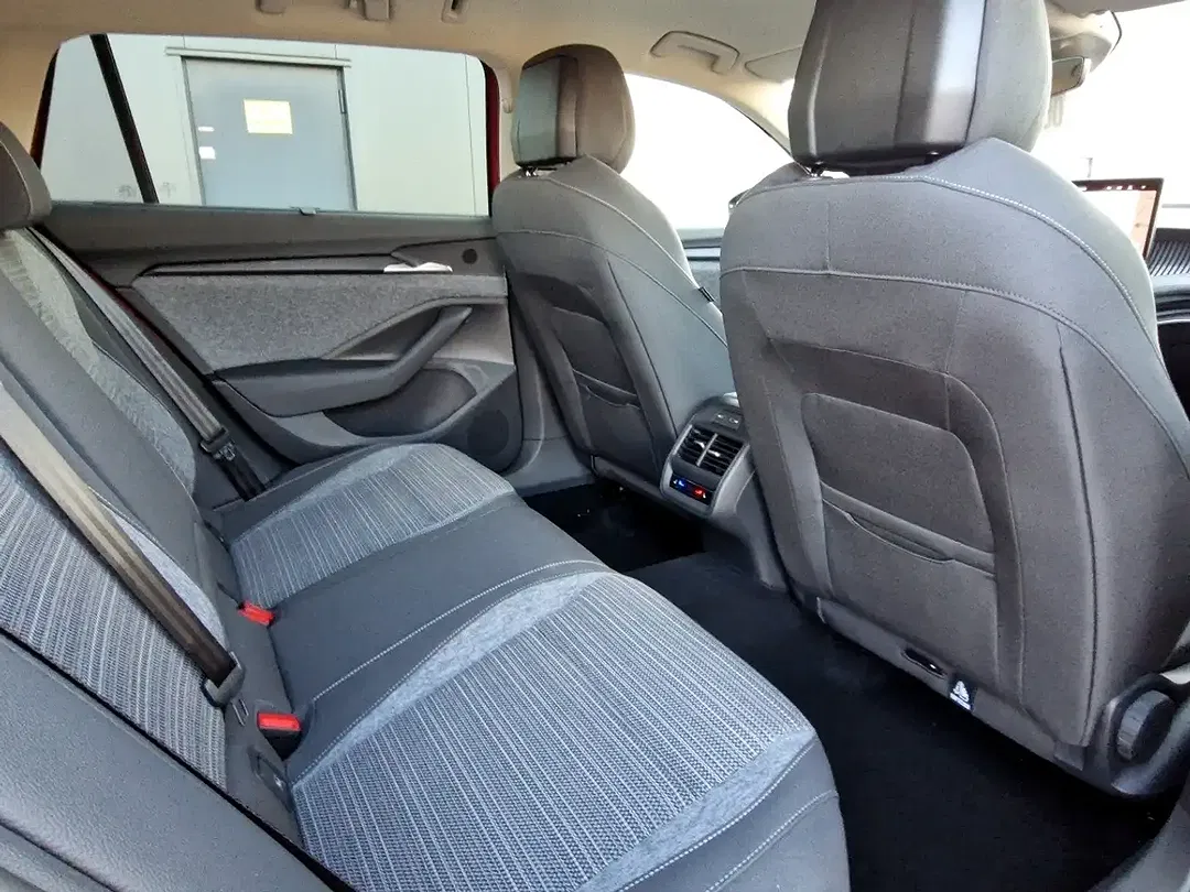 Skoda Superb 2.0 TDI DSG 4x4 Combi Selection - Thumbnail 9