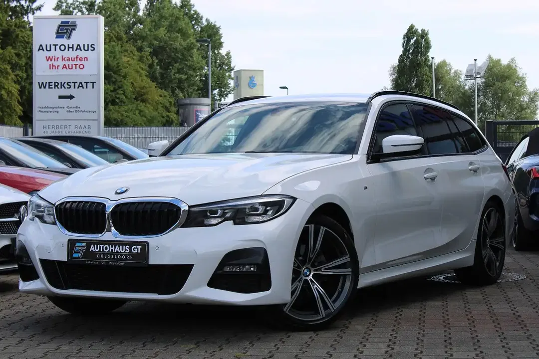 BMW 320 Touring - Thumbnail 1