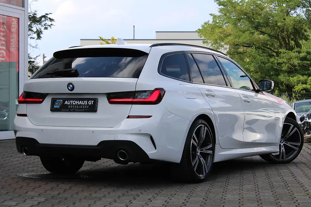 BMW 320 Touring - Thumbnail 2