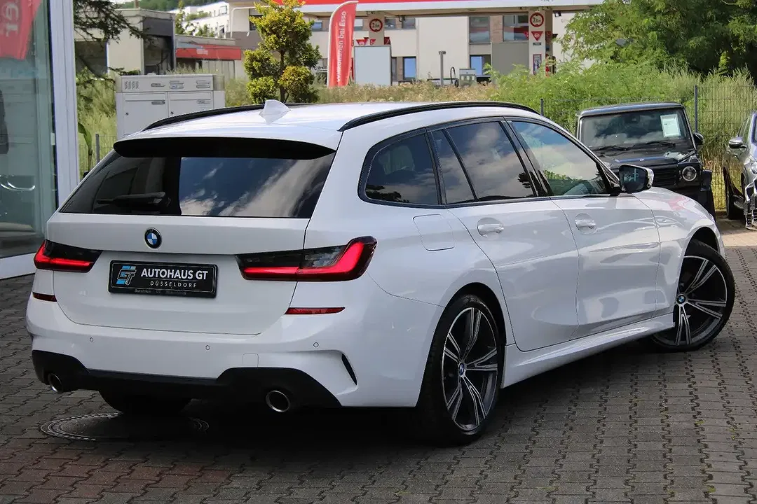 BMW 320 Touring - Thumbnail 3