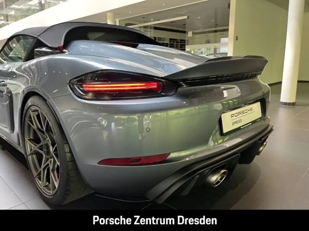 Porsche 718 Spyder RS Weissach Sport Chrono - Thumbnail 13