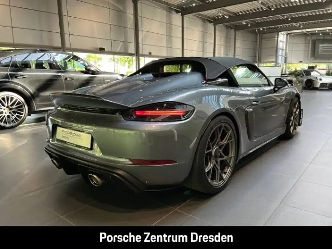 Porsche 718 Spyder RS Weissach Sport Chrono - Thumbnail 8