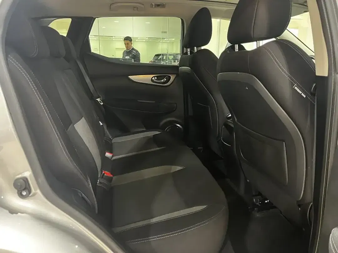 Nissan Qashqai 1.3 DIG-T N-Connecta - Thumbnail 10