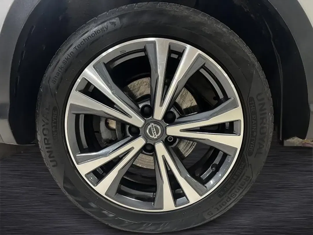 Nissan Qashqai 1.3 DIG-T N-Connecta - Thumbnail 12