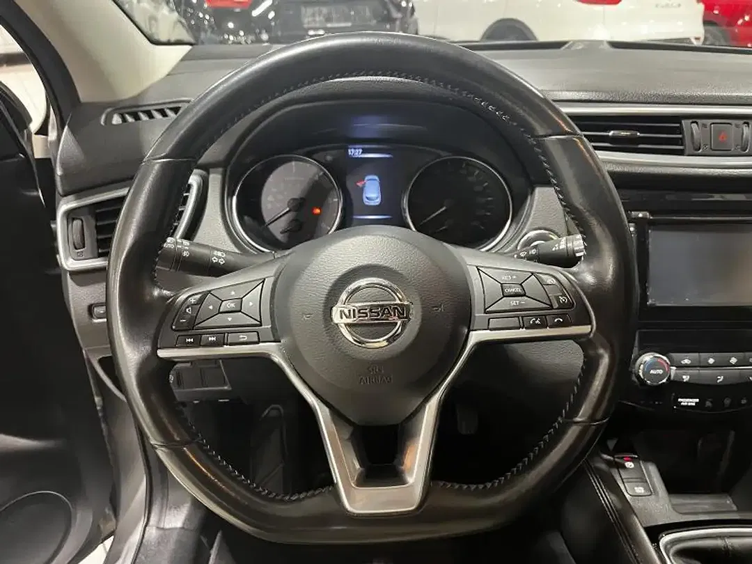 Nissan Qashqai 1.3 DIG-T N-Connecta - Thumbnail 13