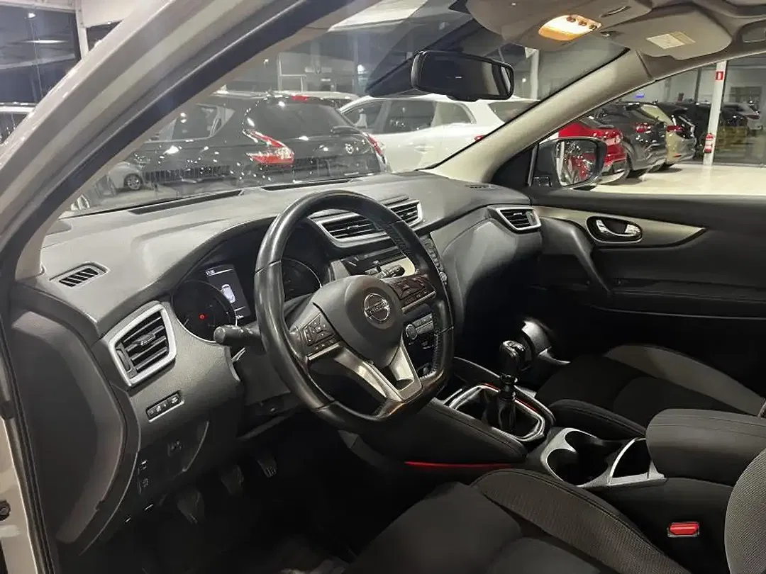 Nissan Qashqai 1.3 DIG-T N-Connecta - Thumbnail 6